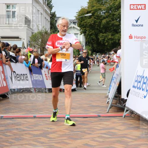 31.08.2025 - 21. Blankeneser Heldenlauf Strokosch-Dieckow http://msf.ph/oto/8695992 31.08.2025 12:28:53 Ziel 5389, 5509, 5794, 5658, 5627, 5560 meine-sportfotos.de