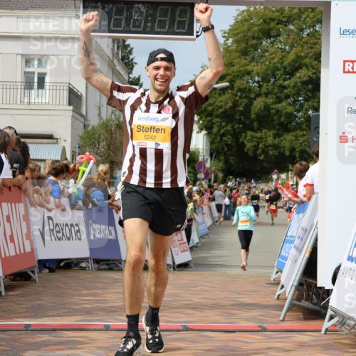 31.08.2025 - 21. Blankeneser Heldenlauf Strokosch-Dieckow http://msf.ph/oto/8696003 31.08.2025 12:23:56 Ziel 5242 meine-sportfotos.de