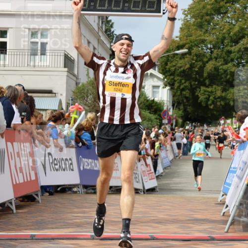 31.08.2025 - 21. Blankeneser Heldenlauf Strokosch-Dieckow http://msf.ph/oto/8696013 31.08.2025 12:23:56 Ziel 5242 meine-sportfotos.de