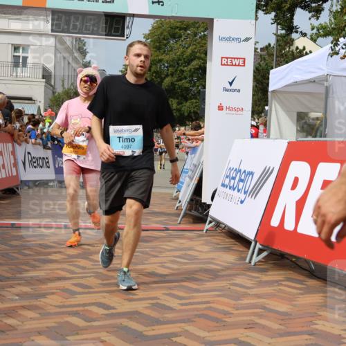 31.08.2025 - 21. Blankeneser Heldenlauf Strokosch-Dieckow http://msf.ph/oto/8696040 31.08.2025 12:23:47 Ziel 5367, 5366, 5420, 4097 meine-sportfotos.de