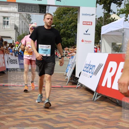 31.08.2025 - 21. Blankeneser Heldenlauf Strokosch-Dieckow http://msf.ph/oto/8696044 31.08.2025 12:23:47 Ziel 5367, 5366, 5420, 4097 meine-sportfotos.de