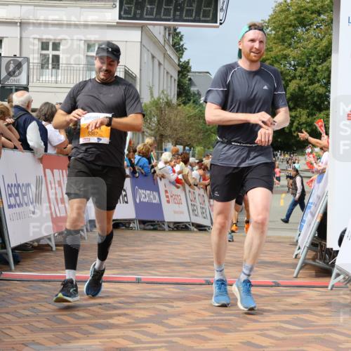 31.08.2025 - 21. Blankeneser Heldenlauf Strokosch-Dieckow http://msf.ph/oto/8696047 31.08.2025 12:23:43 Ziel 5367, 5366, 5178, 5420, 4097 meine-sportfotos.de