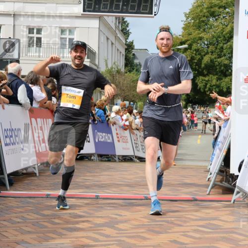 31.08.2025 - 21. Blankeneser Heldenlauf Strokosch-Dieckow http://msf.ph/oto/8696053 31.08.2025 12:23:43 Ziel 5367, 5366, 5178, 5420, 4097 meine-sportfotos.de
