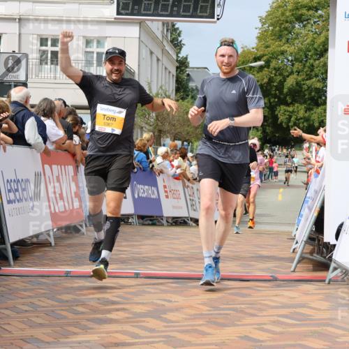 31.08.2025 - 21. Blankeneser Heldenlauf Strokosch-Dieckow http://msf.ph/oto/8696057 31.08.2025 12:23:43 Ziel 5367, 5366, 5178, 5420, 4097 meine-sportfotos.de