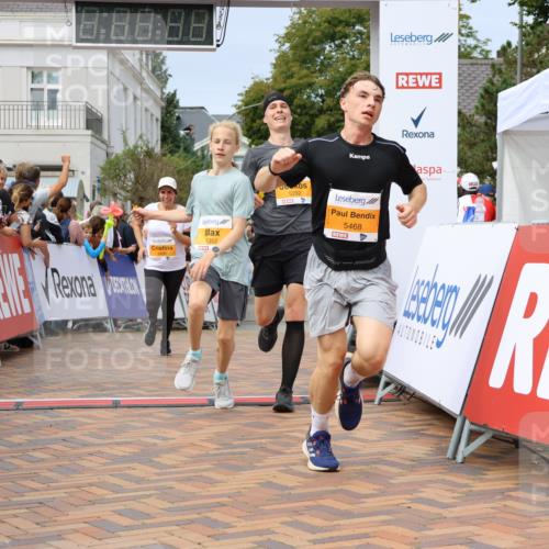 31.08.2025 - 21. Blankeneser Heldenlauf Strokosch-Dieckow http://msf.ph/oto/8696067 31.08.2025 12:28:39 Ziel 5468, 5352, 5292, 5823, 5499 meine-sportfotos.de