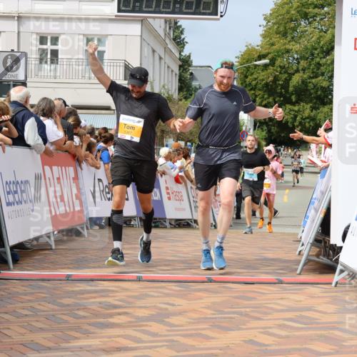 31.08.2025 - 21. Blankeneser Heldenlauf Strokosch-Dieckow http://msf.ph/oto/8696070 31.08.2025 12:23:43 Ziel 5367, 5366, 5178, 5420, 4097 meine-sportfotos.de