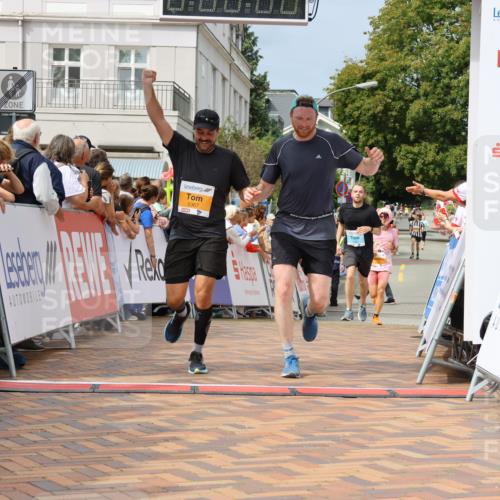 31.08.2025 - 21. Blankeneser Heldenlauf Strokosch-Dieckow http://msf.ph/oto/8696075 31.08.2025 12:23:43 Ziel 5367, 5366, 5178, 5420, 4097 meine-sportfotos.de