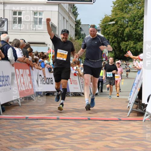 31.08.2025 - 21. Blankeneser Heldenlauf Strokosch-Dieckow http://msf.ph/oto/8696079 31.08.2025 12:23:42 Ziel 5367, 5366, 5178, 5420, 4097 meine-sportfotos.de