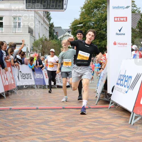 31.08.2025 - 21. Blankeneser Heldenlauf Strokosch-Dieckow http://msf.ph/oto/8696080 31.08.2025 12:28:38 Ziel 5468, 5540, 5352, 5292, 5499 meine-sportfotos.de