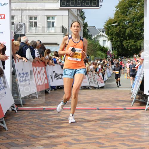 31.08.2025 - 21. Blankeneser Heldenlauf Strokosch-Dieckow http://msf.ph/oto/8696094 31.08.2025 12:23:38 Ziel 5367, 5366, 5178, 4006, 4016 meine-sportfotos.de