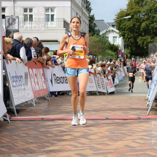 31.08.2025 - 21. Blankeneser Heldenlauf Strokosch-Dieckow http://msf.ph/oto/8696102 31.08.2025 12:23:38 Ziel 5367, 5366, 5178, 4006, 4016 meine-sportfotos.de