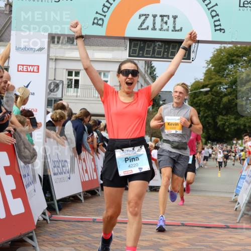 31.08.2025 - 21. Blankeneser Heldenlauf Strokosch-Dieckow http://msf.ph/oto/8696115 31.08.2025 12:28:28 Ziel 5320, 5540, 5813, 4220, 4424 meine-sportfotos.de