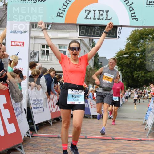 31.08.2025 - 21. Blankeneser Heldenlauf Strokosch-Dieckow http://msf.ph/oto/8696124 31.08.2025 12:28:27 Ziel 5320, 5540, 5813, 4220, 4424 meine-sportfotos.de