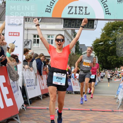 31.08.2025 - 21. Blankeneser Heldenlauf Strokosch-Dieckow http://msf.ph/oto/8696129 31.08.2025 12:28:27 Ziel 5320, 5540, 5813, 4220, 4424 meine-sportfotos.de