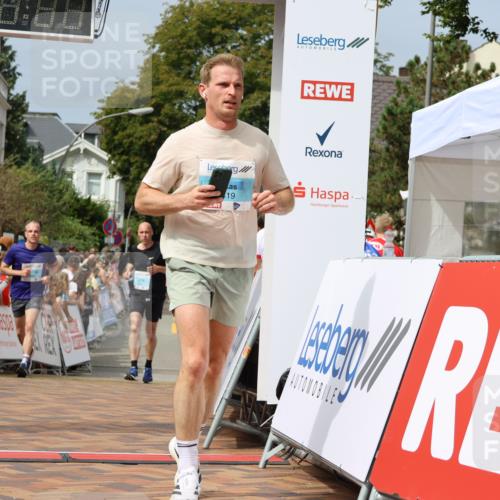 31.08.2025 - 21. Blankeneser Heldenlauf Strokosch-Dieckow http://msf.ph/oto/8696130 31.08.2025 12:23:29 Ziel 5410, 4419, 4278, 4006, 4016 meine-sportfotos.de
