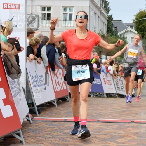 31.08.2025 - 21. Blankeneser Heldenlauf Strokosch-Dieckow http://msf.ph/oto/8696137 31.08.2025 12:28:26 Ziel 5320, 5540, 5813, 4220, 4424 meine-sportfotos.de