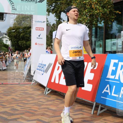 31.08.2025 - 21. Blankeneser Heldenlauf Strokosch-Dieckow http://msf.ph/oto/8696144 31.08.2025 12:23:24 Ziel 5410, 5252, 4253, 4419, 4278 meine-sportfotos.de