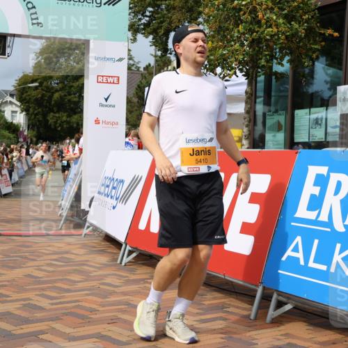31.08.2025 - 21. Blankeneser Heldenlauf Strokosch-Dieckow http://msf.ph/oto/8696147 31.08.2025 12:23:24 Ziel 5410, 5252, 4253, 4419, 4278 meine-sportfotos.de