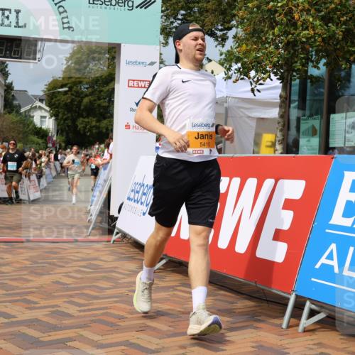 31.08.2025 - 21. Blankeneser Heldenlauf Strokosch-Dieckow http://msf.ph/oto/8696153 31.08.2025 12:23:24 Ziel 5410, 5252, 4253, 4419, 4278 meine-sportfotos.de