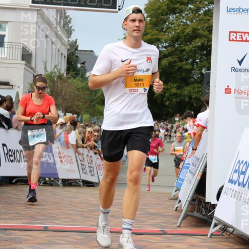 31.08.2025 - 21. Blankeneser Heldenlauf Strokosch-Dieckow http://msf.ph/oto/8696155 31.08.2025 12:28:24 Ziel 5320, 5813, 4220, 4424 meine-sportfotos.de