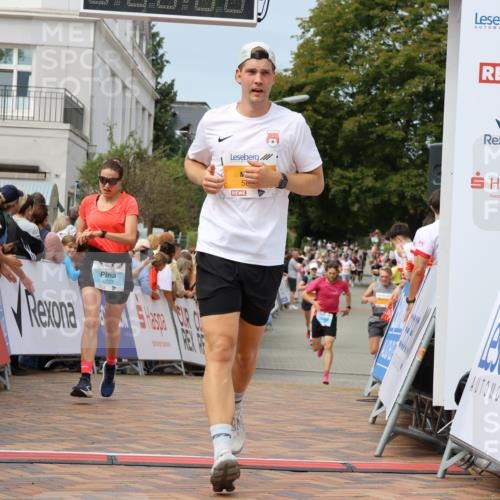 31.08.2025 - 21. Blankeneser Heldenlauf Strokosch-Dieckow http://msf.ph/oto/8696165 31.08.2025 12:28:24 Ziel 5320, 5813, 4220, 4424 meine-sportfotos.de