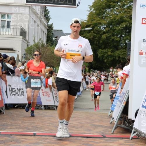 31.08.2025 - 21. Blankeneser Heldenlauf Strokosch-Dieckow http://msf.ph/oto/8696168 31.08.2025 12:28:24 Ziel 5320, 5813, 4220, 4424 meine-sportfotos.de