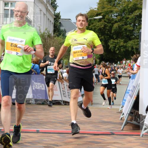 31.08.2025 - 21. Blankeneser Heldenlauf Strokosch-Dieckow http://msf.ph/oto/8696189 31.08.2025 12:23:11 Ziel 5709, 5797, 5144, 4133, 4039, 4042 meine-sportfotos.de