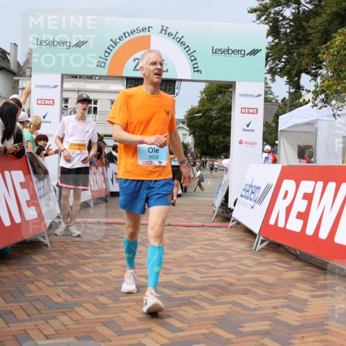 31.08.2025 - 21. Blankeneser Heldenlauf Strokosch-Dieckow http://msf.ph/oto/8696198 31.08.2025 12:28:01 Ziel 5322, 5278, 4058, 4030, 4123 meine-sportfotos.de