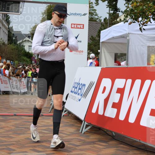 31.08.2025 - 21. Blankeneser Heldenlauf Strokosch-Dieckow http://msf.ph/oto/8696204 31.08.2025 12:27:58 Ziel 5322, 4058, 4030 meine-sportfotos.de