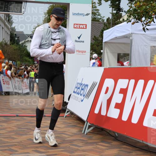 31.08.2025 - 21. Blankeneser Heldenlauf Strokosch-Dieckow http://msf.ph/oto/8696206 31.08.2025 12:27:58 Ziel 5322, 4058, 4030 meine-sportfotos.de