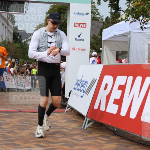 31.08.2025 - 21. Blankeneser Heldenlauf Strokosch-Dieckow http://msf.ph/oto/8696208 31.08.2025 12:27:58 Ziel 5322, 4058, 4030 meine-sportfotos.de