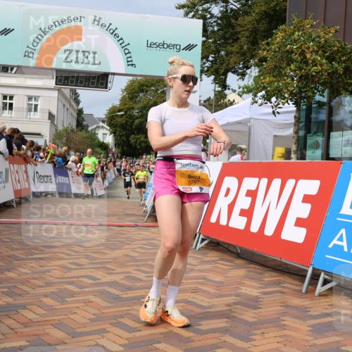 31.08.2025 - 21. Blankeneser Heldenlauf Strokosch-Dieckow http://msf.ph/oto/8696209 31.08.2025 12:23:07 Ziel 5709, 5797, 5144, 4358, 4025, 4426 meine-sportfotos.de