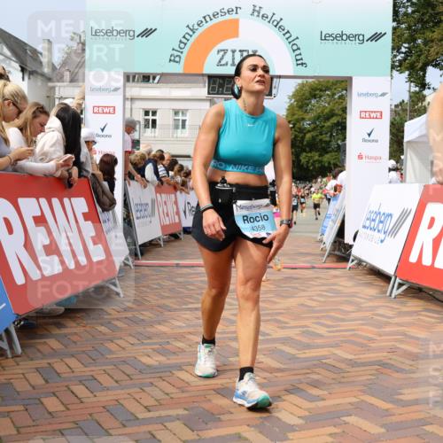31.08.2025 - 21. Blankeneser Heldenlauf Strokosch-Dieckow http://msf.ph/oto/8696218 31.08.2025 12:23:05 Ziel 5797, 4358, 4025, 4285, 4426 meine-sportfotos.de