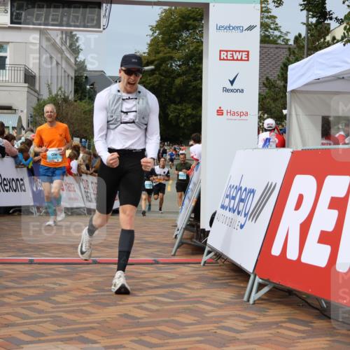 31.08.2025 - 21. Blankeneser Heldenlauf Strokosch-Dieckow http://msf.ph/oto/8696223 31.08.2025 12:27:57 Ziel 5322, 4058 meine-sportfotos.de