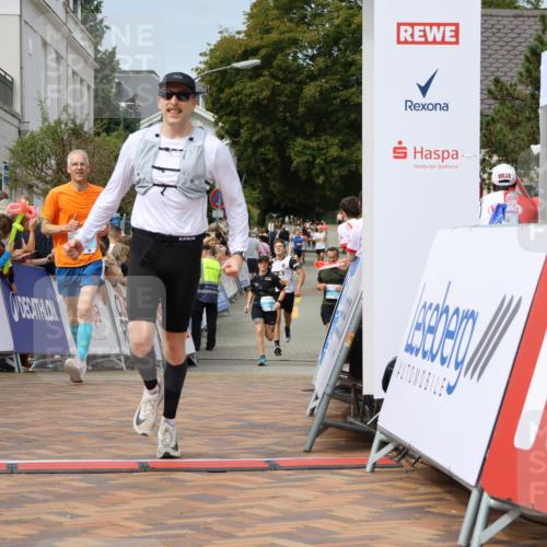 31.08.2025 - 21. Blankeneser Heldenlauf Strokosch-Dieckow http://msf.ph/oto/8696227 31.08.2025 12:27:56 Ziel 5322, 5433, 4269, 4058 meine-sportfotos.de