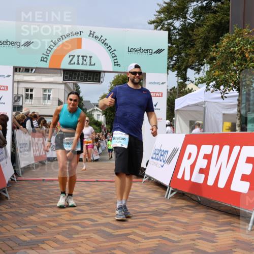 31.08.2025 - 21. Blankeneser Heldenlauf Strokosch-Dieckow http://msf.ph/oto/8696235 31.08.2025 12:23:03 Ziel 5797, 4358, 4025, 4285, 4426 meine-sportfotos.de