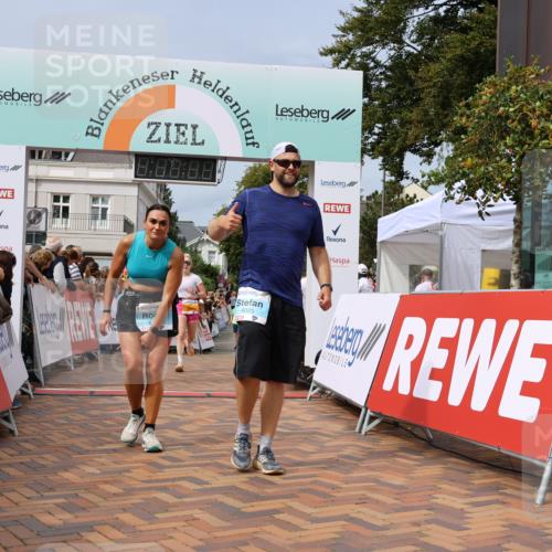 31.08.2025 - 21. Blankeneser Heldenlauf Strokosch-Dieckow http://msf.ph/oto/8696237 31.08.2025 12:23:03 Ziel 5797, 4358, 4025, 4285, 4426 meine-sportfotos.de