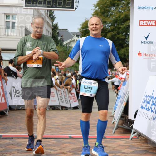 31.08.2025 - 21. Blankeneser Heldenlauf Strokosch-Dieckow http://msf.ph/oto/8696241 31.08.2025 12:27:50 Ziel 5433, 5742, 4269 meine-sportfotos.de