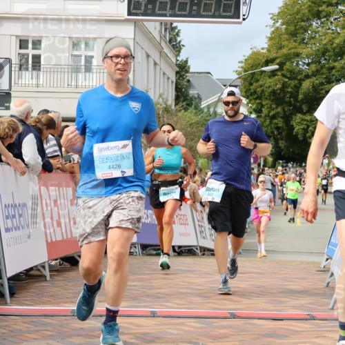 31.08.2025 - 21. Blankeneser Heldenlauf Strokosch-Dieckow http://msf.ph/oto/8696253 31.08.2025 12:23:00 Ziel 5797, 4358, 4025, 4285, 4426 meine-sportfotos.de