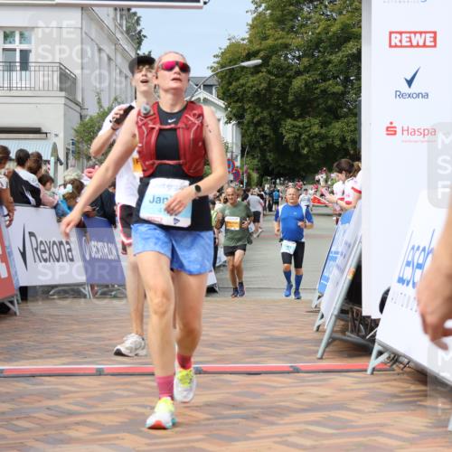 31.08.2025 - 21. Blankeneser Heldenlauf Strokosch-Dieckow http://msf.ph/oto/8696254 31.08.2025 12:27:43 Ziel 5121, 5403, 5564, 5742, 4143 meine-sportfotos.de