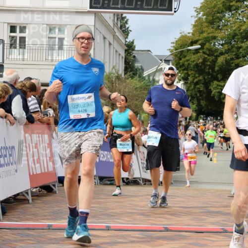 31.08.2025 - 21. Blankeneser Heldenlauf Strokosch-Dieckow http://msf.ph/oto/8696259 31.08.2025 12:23:00 Ziel 5797, 4358, 4025, 4285, 4426 meine-sportfotos.de