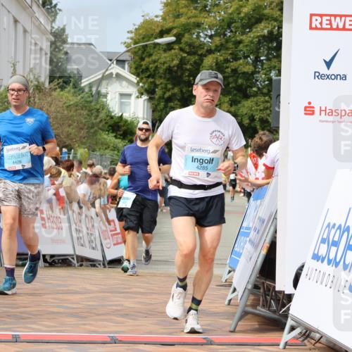 31.08.2025 - 21. Blankeneser Heldenlauf Strokosch-Dieckow http://msf.ph/oto/8696272 31.08.2025 12:22:58 Ziel 4358, 4025, 4285, 4426 meine-sportfotos.de