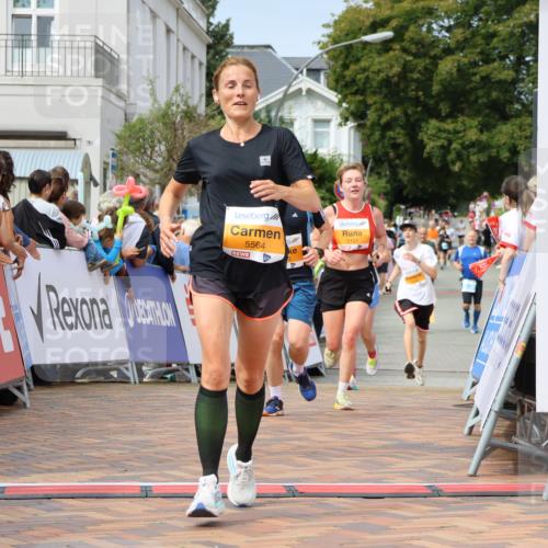 31.08.2025 - 21. Blankeneser Heldenlauf Strokosch-Dieckow http://msf.ph/oto/8696288 31.08.2025 12:27:38 Ziel 5121, 5403, 5564, 5742, 4143 meine-sportfotos.de