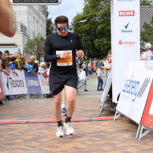 31.08.2025 - 21. Blankeneser Heldenlauf Strokosch-Dieckow http://msf.ph/oto/8696289 31.08.2025 12:22:42 Ziel 5556, 5521, 5471, 5828, 5522 meine-sportfotos.de