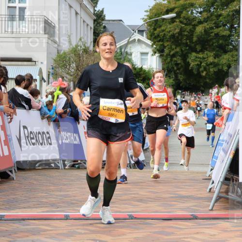 31.08.2025 - 21. Blankeneser Heldenlauf Strokosch-Dieckow http://msf.ph/oto/8696290 31.08.2025 12:27:38 Ziel 5121, 5403, 5564, 5742, 4143 meine-sportfotos.de