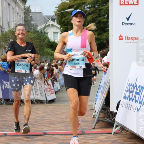 31.08.2025 - 21. Blankeneser Heldenlauf Strokosch-Dieckow http://msf.ph/oto/8696303 31.08.2025 12:22:34 Ziel 5556, 5522, 4166, 4056, 4098, 4282 meine-sportfotos.de