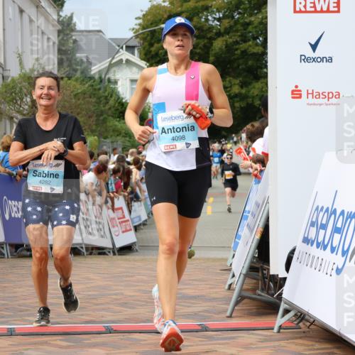 31.08.2025 - 21. Blankeneser Heldenlauf Strokosch-Dieckow http://msf.ph/oto/8696307 31.08.2025 12:22:34 Ziel 5556, 5522, 4166, 4056, 4098, 4282 meine-sportfotos.de