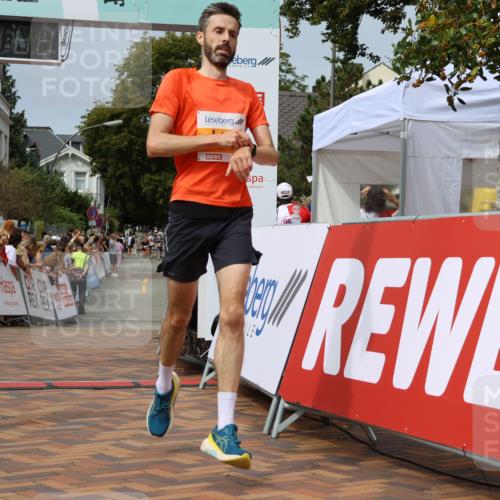 31.08.2025 - 21. Blankeneser Heldenlauf Strokosch-Dieckow http://msf.ph/oto/8696308 31.08.2025 12:27:16 Ziel 5580, 5568, 5758 meine-sportfotos.de