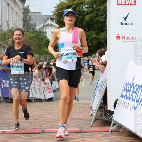 31.08.2025 - 21. Blankeneser Heldenlauf Strokosch-Dieckow http://msf.ph/oto/8696309 31.08.2025 12:22:33 Ziel 5556, 5522, 4166, 4056, 4098, 4282 meine-sportfotos.de