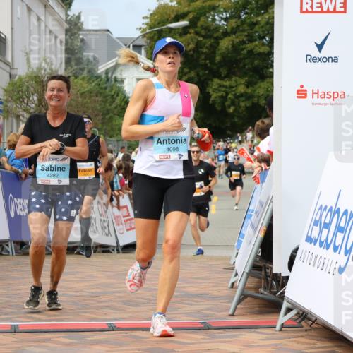 31.08.2025 - 21. Blankeneser Heldenlauf Strokosch-Dieckow http://msf.ph/oto/8696315 31.08.2025 12:22:33 Ziel 5556, 5522, 4166, 4056, 4098, 4282 meine-sportfotos.de
